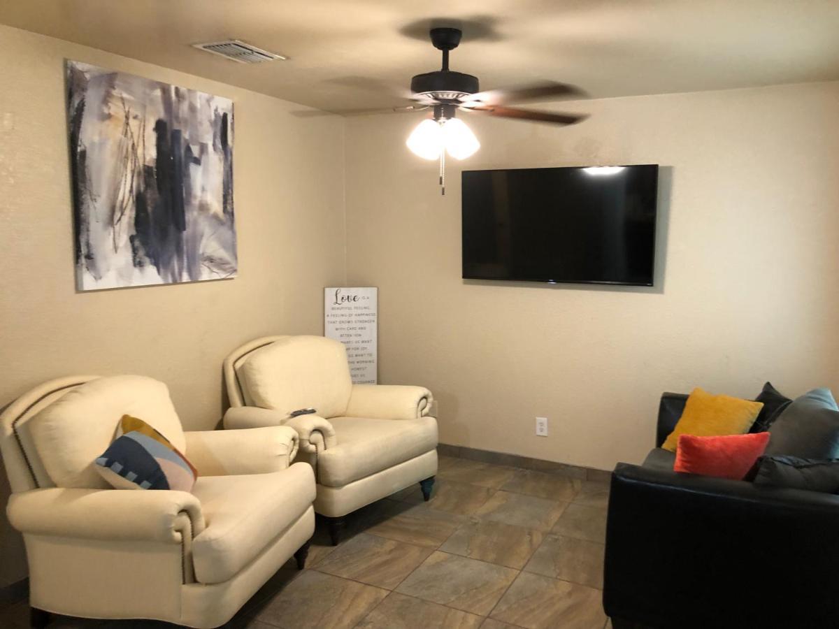 Апартаменты The Rustic @ Paseo De Encinal Dr # 4 Игл-Пасс Экстерьер фото
